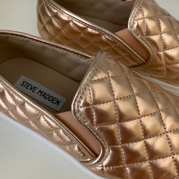 Steve Madden slip on sneakers in rose gold - Picture 6 of 6